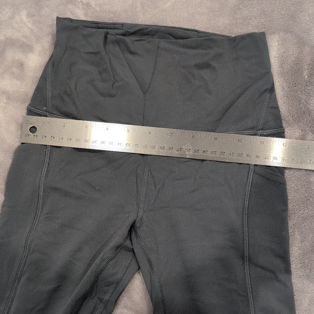 EUC Lululemon Align Leggings With Pockets, 25" Inseam - Picture 2 of 2